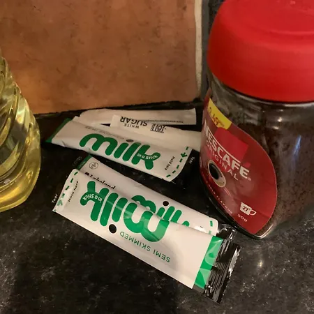 Spacious 5 Bedroom Near Centre Sleeps 10 Penzion Bradford (West Yorkshire)