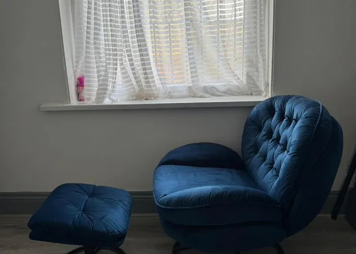 Spacious 5 Bedroom Near Centre Sleeps 10 * Bradford (West Yorkshire)