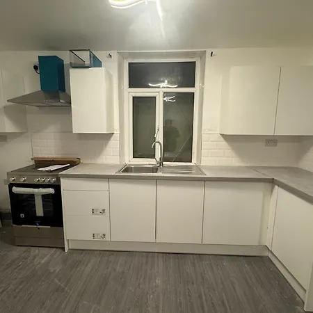 Spacious 5 Bedroom Near Centre Sleeps 10 Pensión Bradford (West Yorkshire)