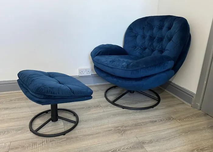 Spacious 5 Bedroom Near Centre Sleeps 10 3*